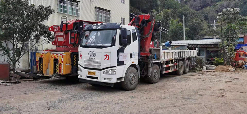 75噸吊車(chē)