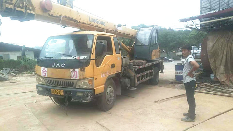 小型吊車(chē)8噸
